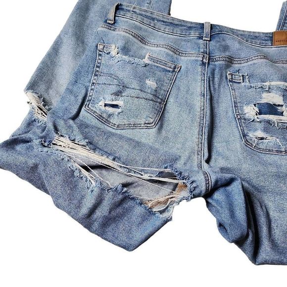 American eagle under butt rip light wash mom jeans size 10 regular - Picture 4 of 6